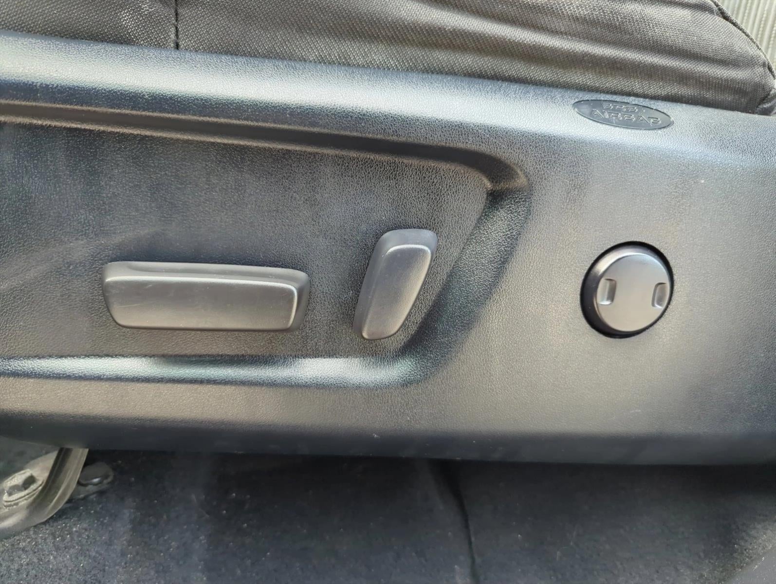 2017 Toyota Tundra 2WD 2WD SR5 CrewMax 5.5' Bed 5.7L FFV (SE)