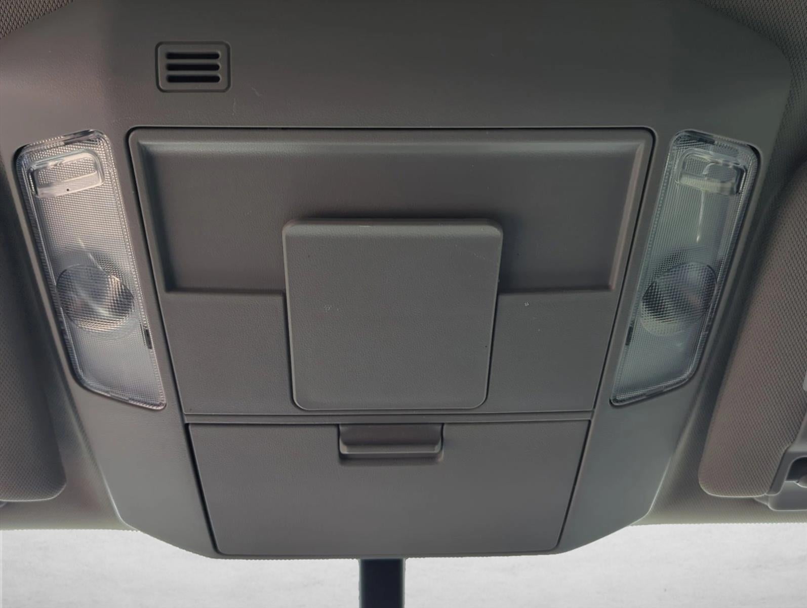 2017 Toyota Tundra 2WD 2WD SR5 CrewMax 5.5' Bed 5.7L FFV (SE)