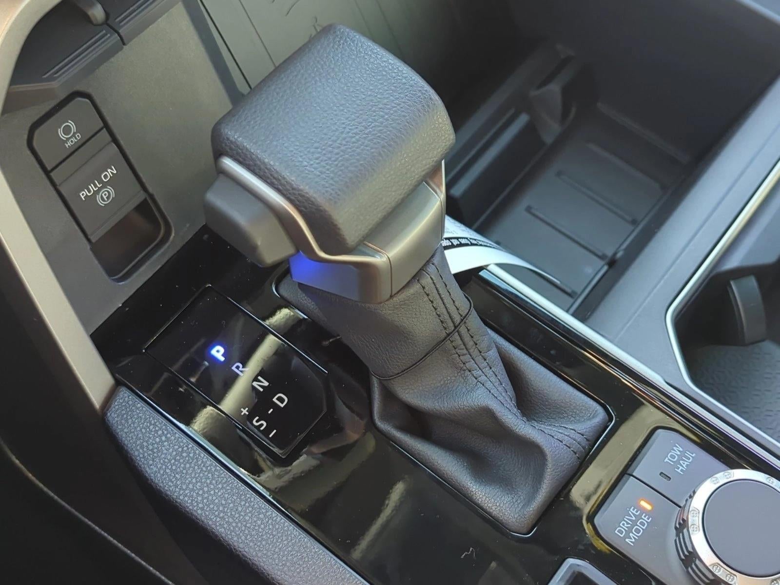 2025 Toyota Tundra 4WD 4WD SR5 CrewMax 5.5' Bed (SE)