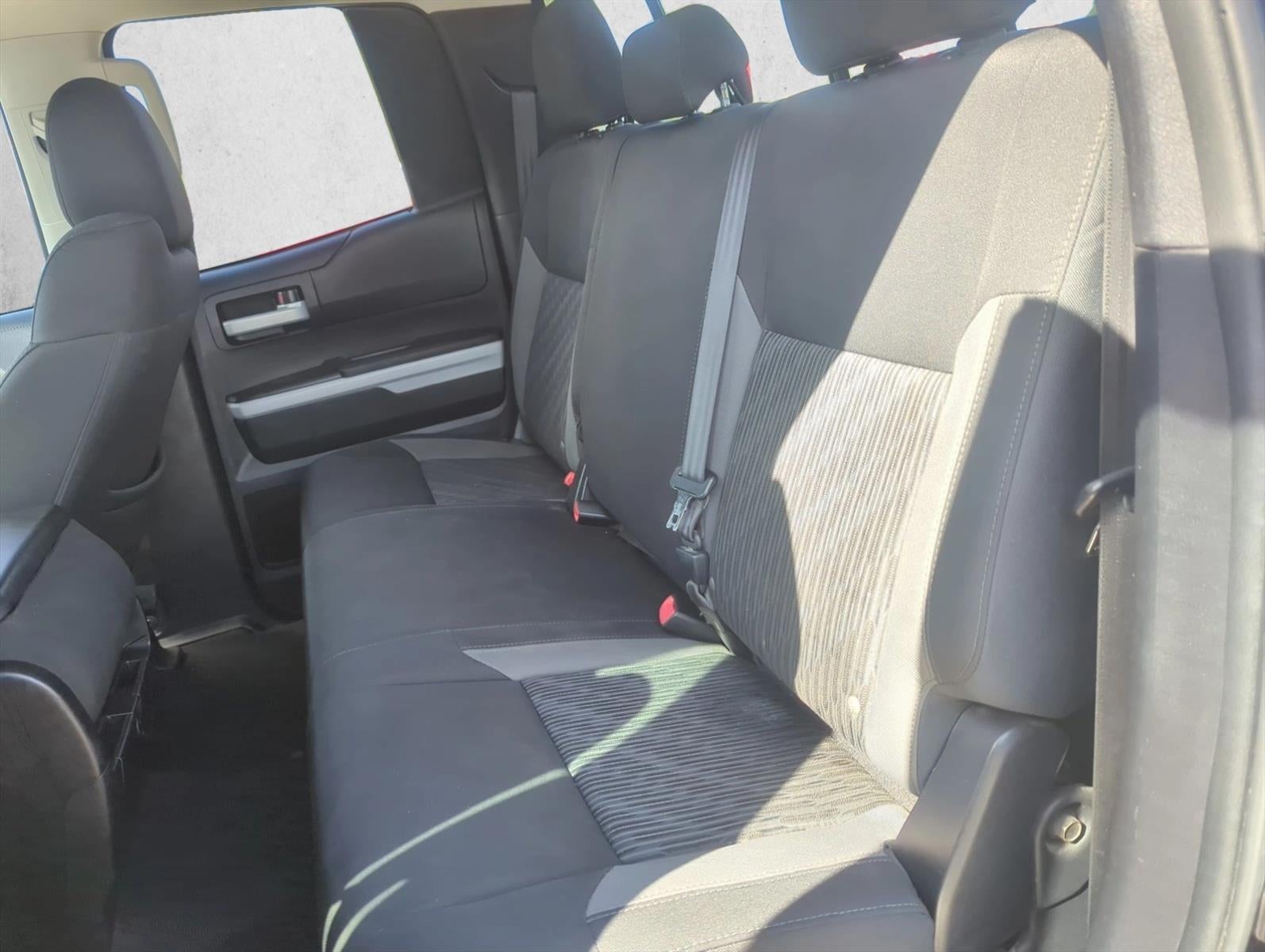 2016 Toyota Tundra 4WD Truck 4WD Double Cab Standard Bed 5.7L FFV V8 SR5 (GS)