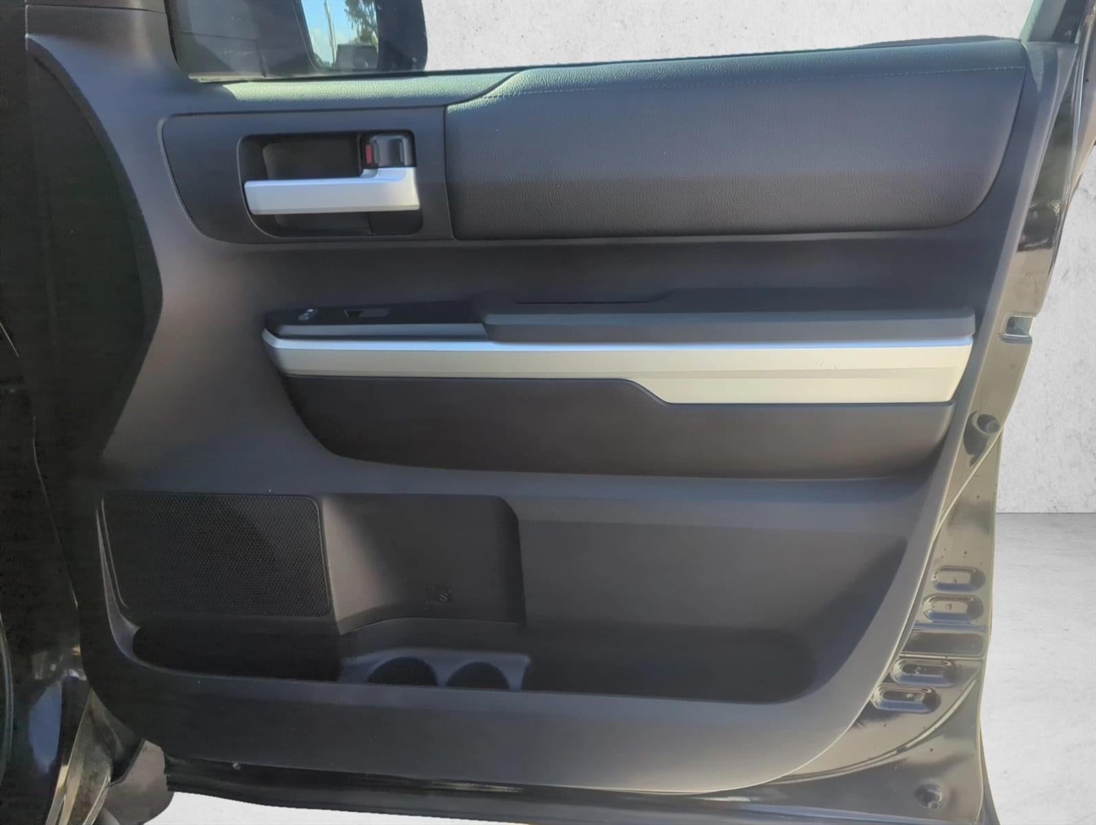 2016 Toyota Tundra 4WD Truck 4WD Double Cab Standard Bed 5.7L FFV V8 SR5 (GS)