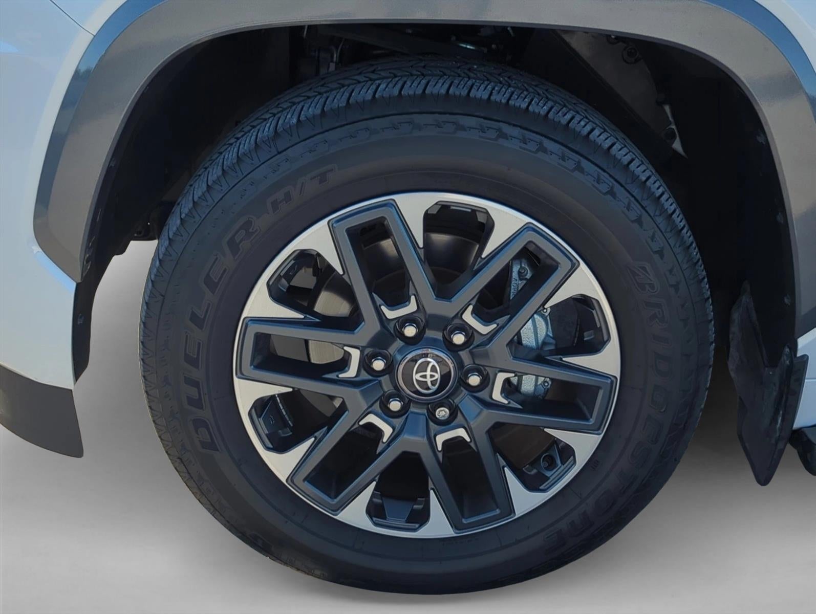 2025 Toyota Sequoia Limited 4WD (SE)