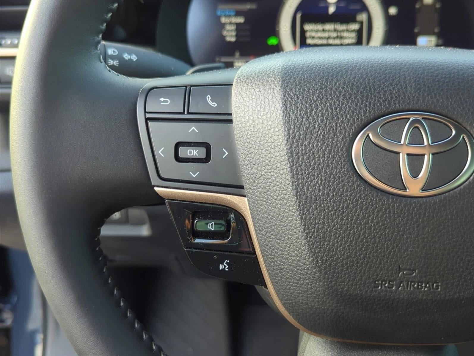 2025 Toyota Crown Signia XLE AWD (Natl)