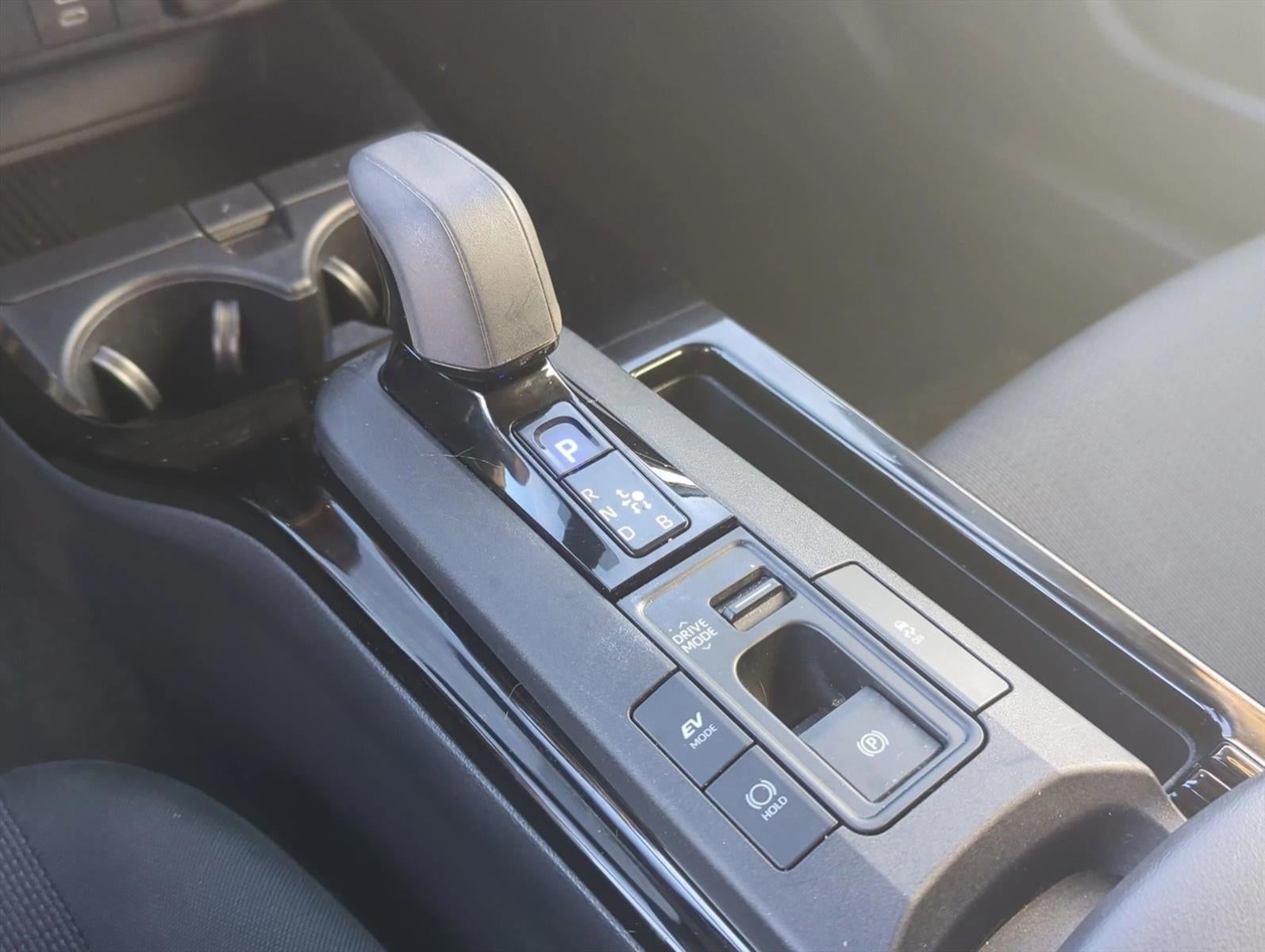 2024 Toyota Prius LE (Natl)