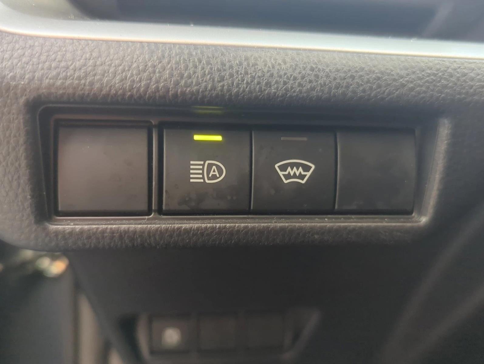 2024 Toyota Prius LE (Natl)