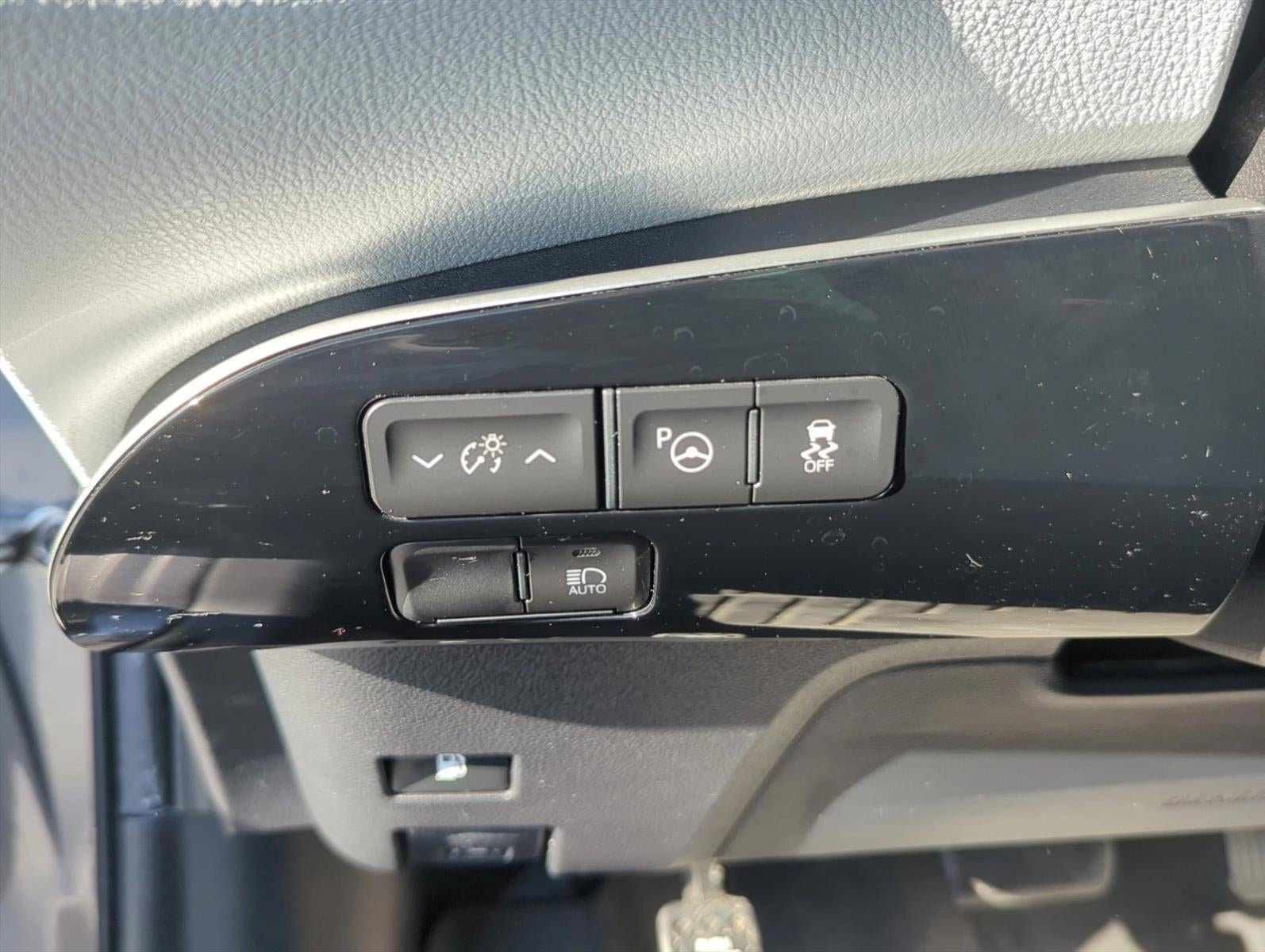 2021 Toyota Prius XLE (Natl)