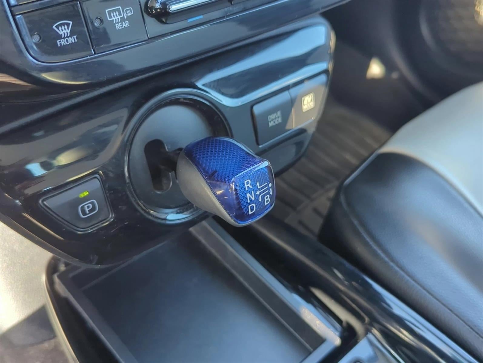 2021 Toyota Prius XLE (Natl)