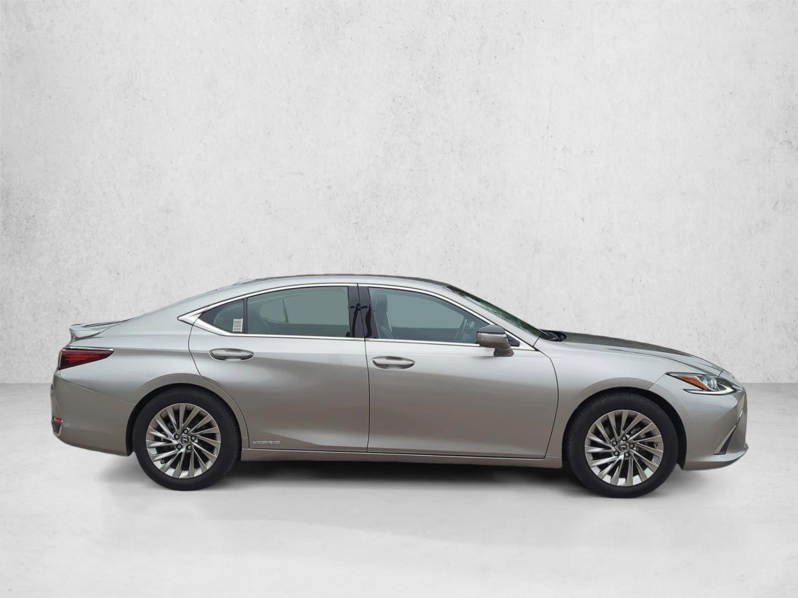2019 Lexus ES 300h Luxury FWD