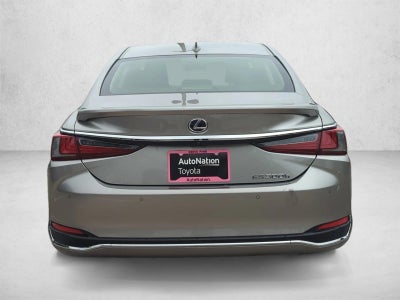2019 Lexus ES 300h Luxury FWD