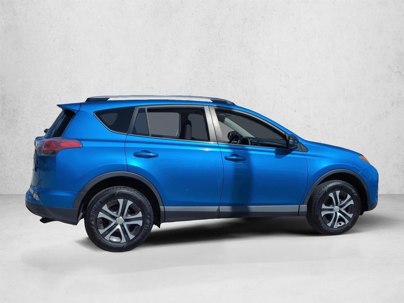 2018 Toyota RAV4 LE FWD (GS)