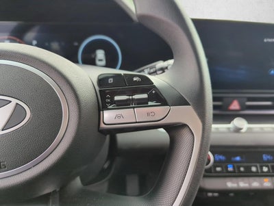 2024 Hyundai ELANTRA SEL IVT