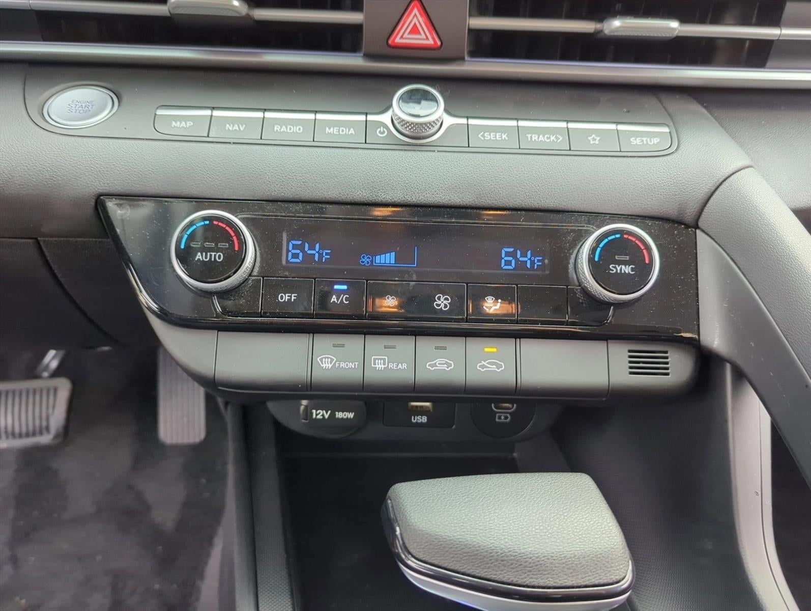 2024 Hyundai ELANTRA SEL IVT