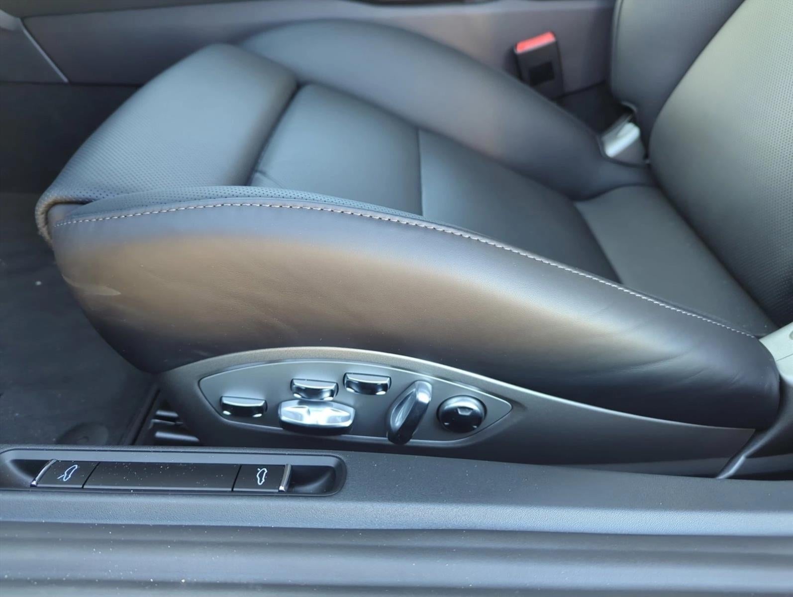 2023 Porsche 718 Boxster T Roadster