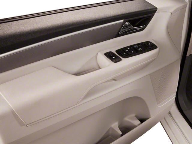 2010 Volkswagen Routan 4dr Wgn SE