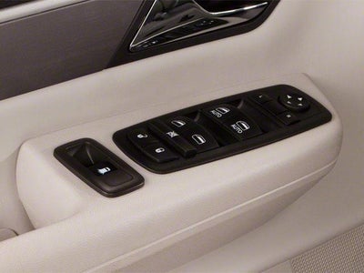 2010 Volkswagen Routan 4dr Wgn SE