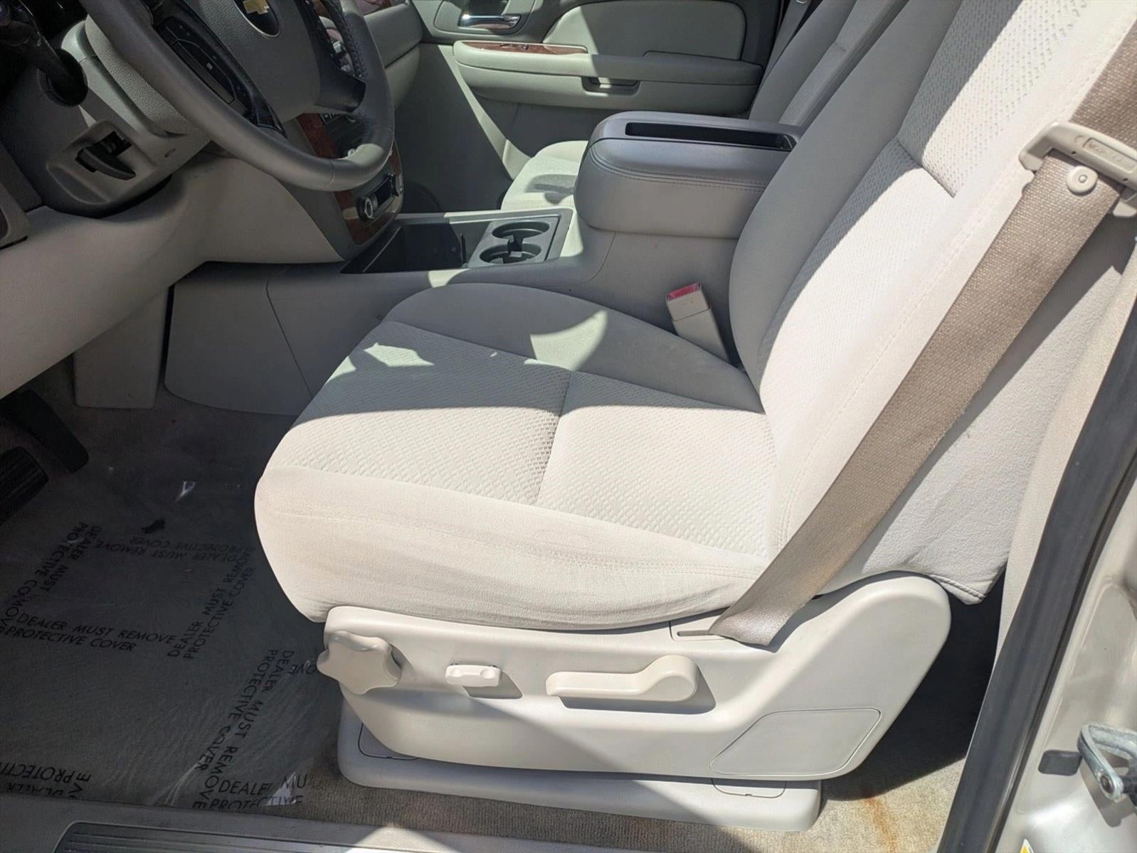 2008 Chevrolet Suburban 2WD 4dr 1500 LT w/1LT