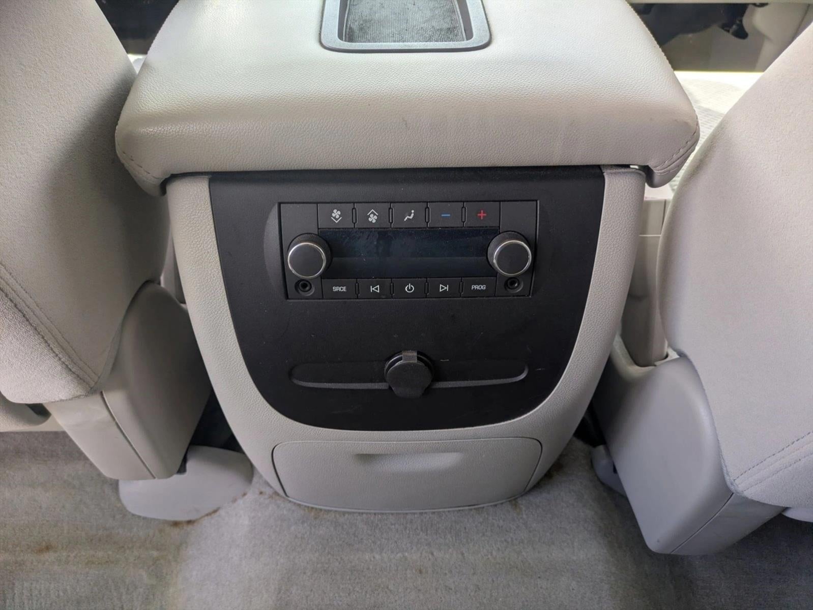 2008 Chevrolet Suburban 2WD 4dr 1500 LT w/1LT