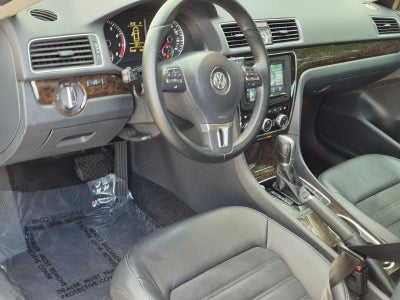 2015 Volkswagen Passat 4dr Sdn 1.8T Auto SEL Premium