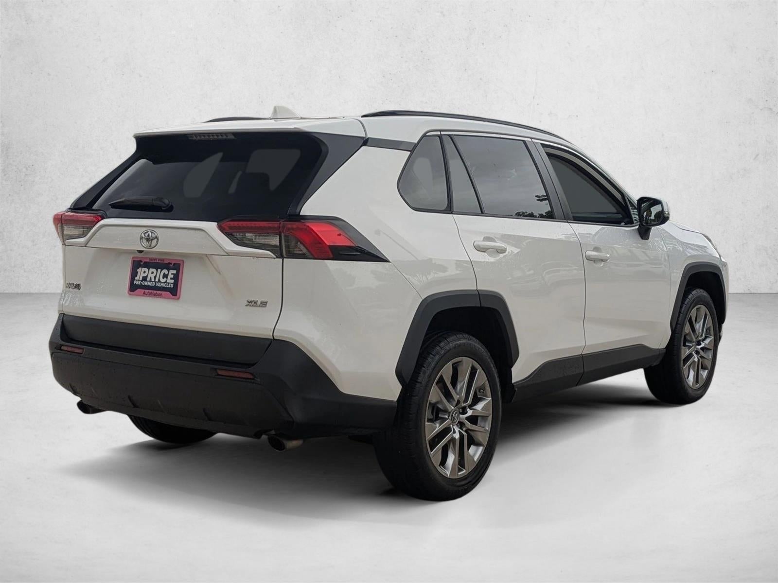 2019 Toyota RAV4 XLE Premium FWD (Natl)