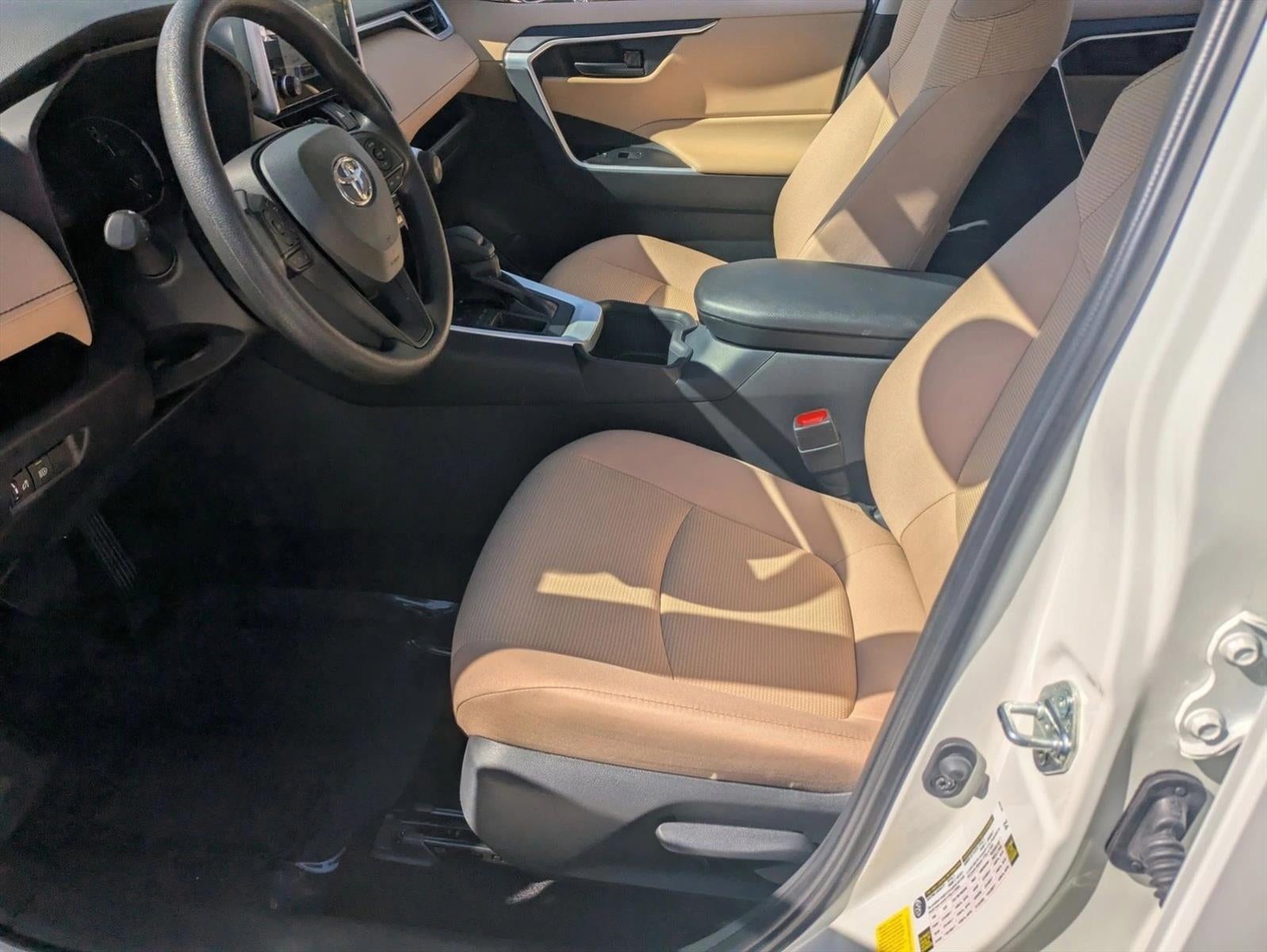 2025 Toyota RAV4 LE FWD (GS)