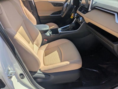 2025 Toyota RAV4 LE FWD (GS)