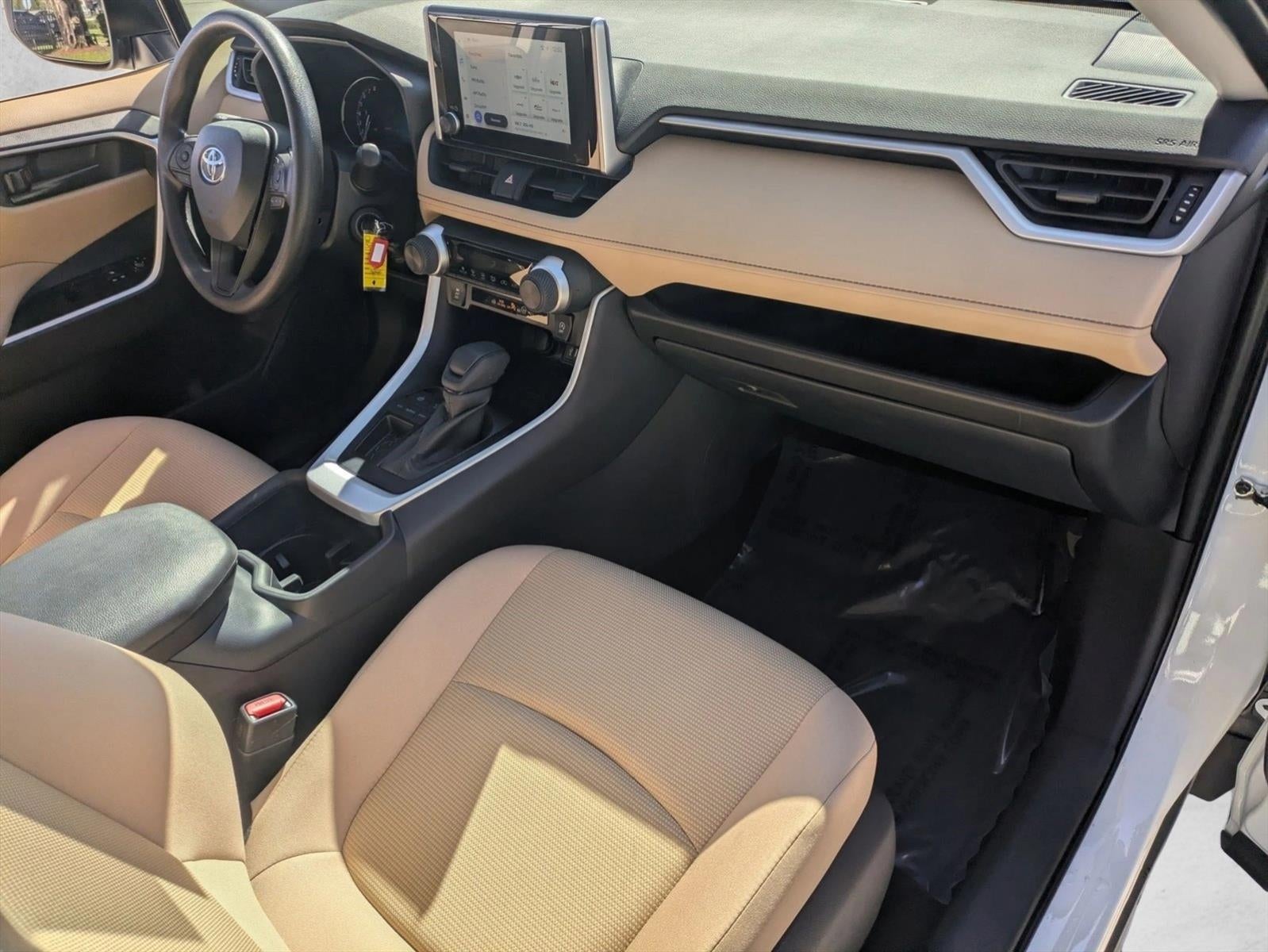 2025 Toyota RAV4 LE FWD (GS)