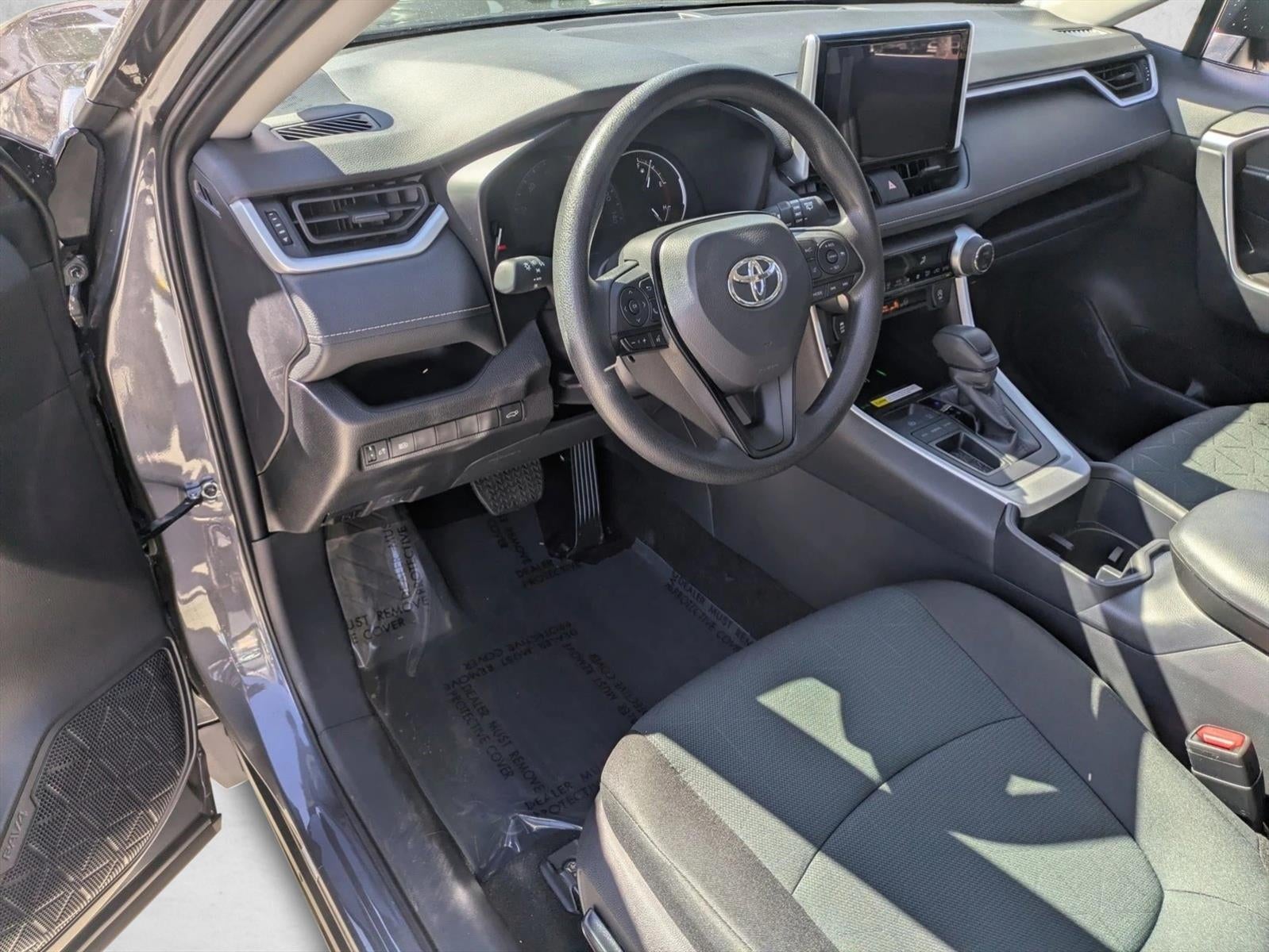 2025 Toyota RAV4 XLE FWD (GS)