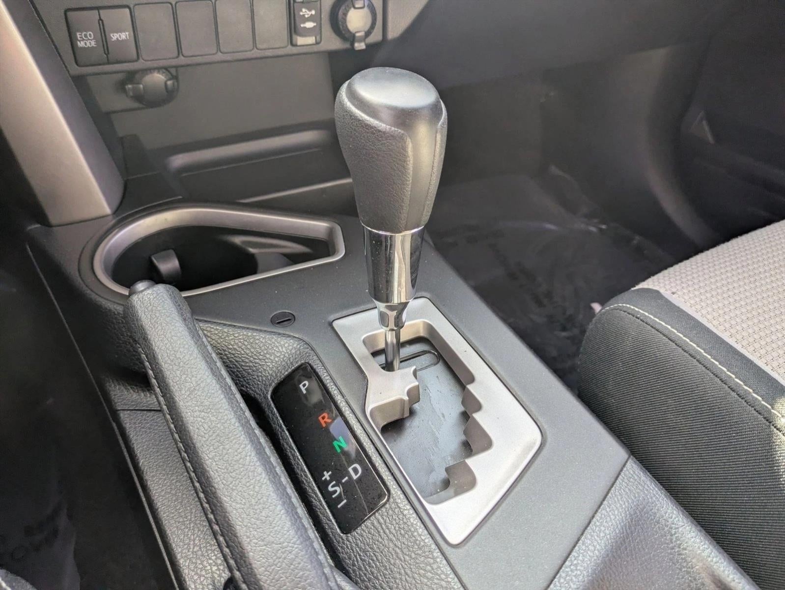 2017 Toyota RAV4 XLE FWD (GS)