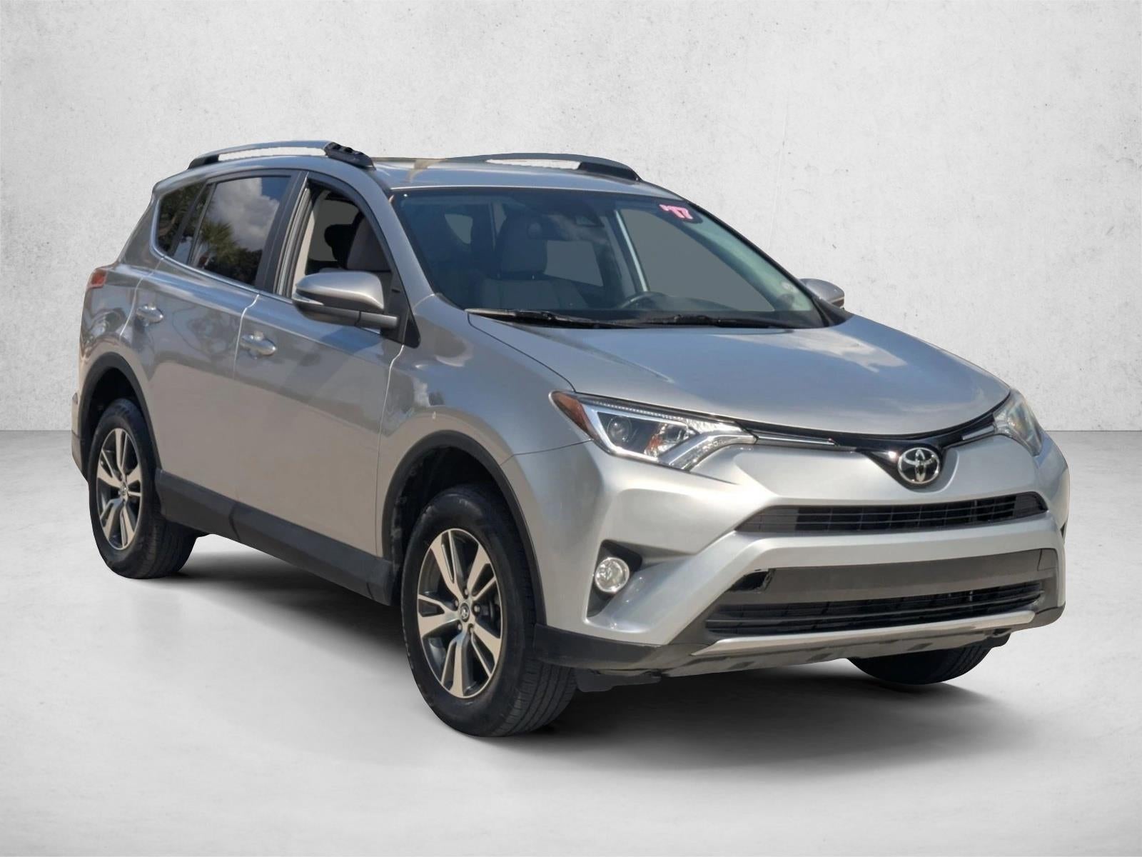 2017 Toyota RAV4 XLE FWD (GS)