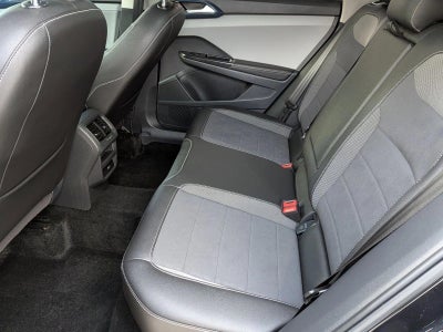 2024 Volkswagen Taos SE FWD