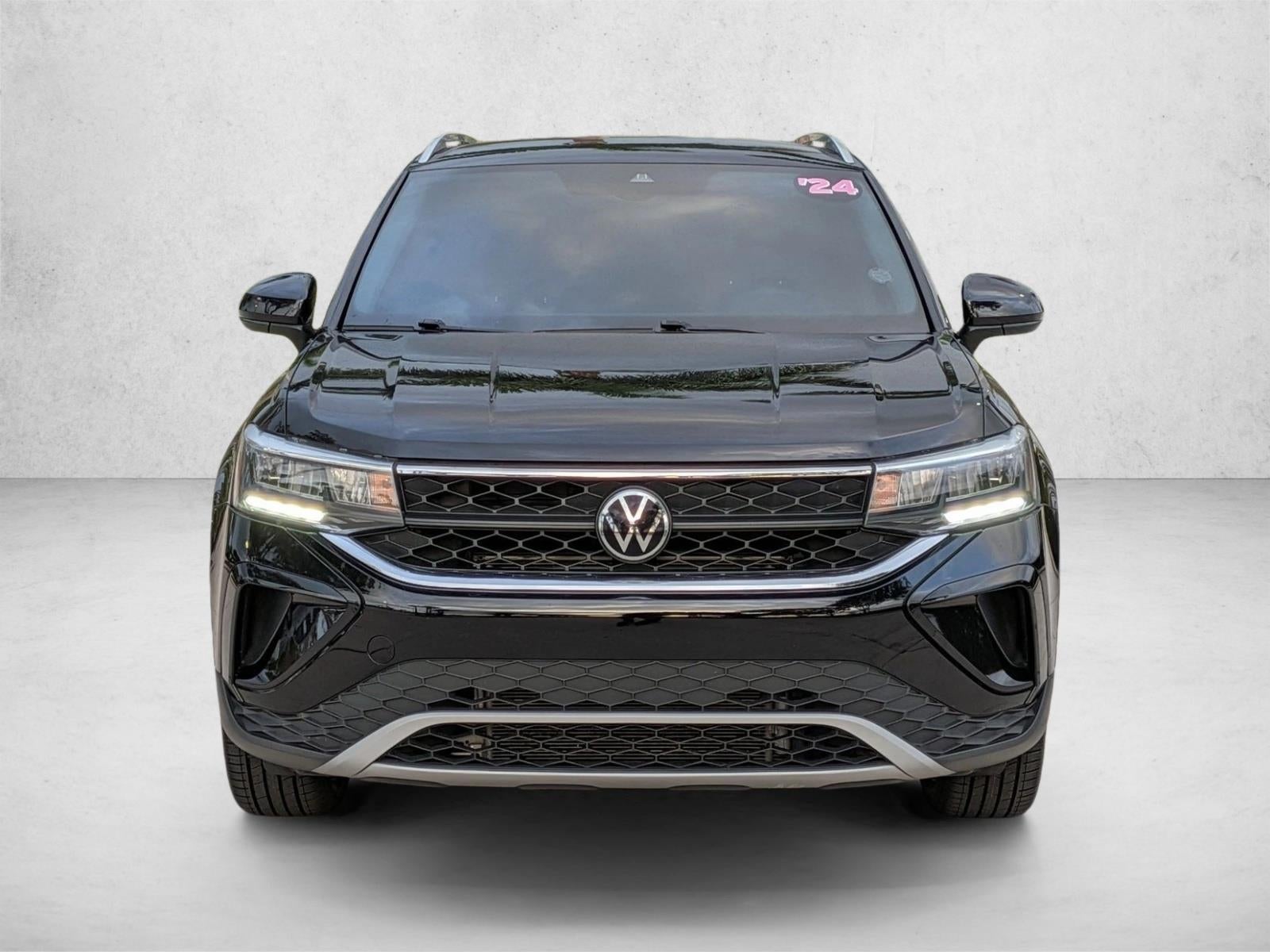 2024 Volkswagen Taos SE FWD