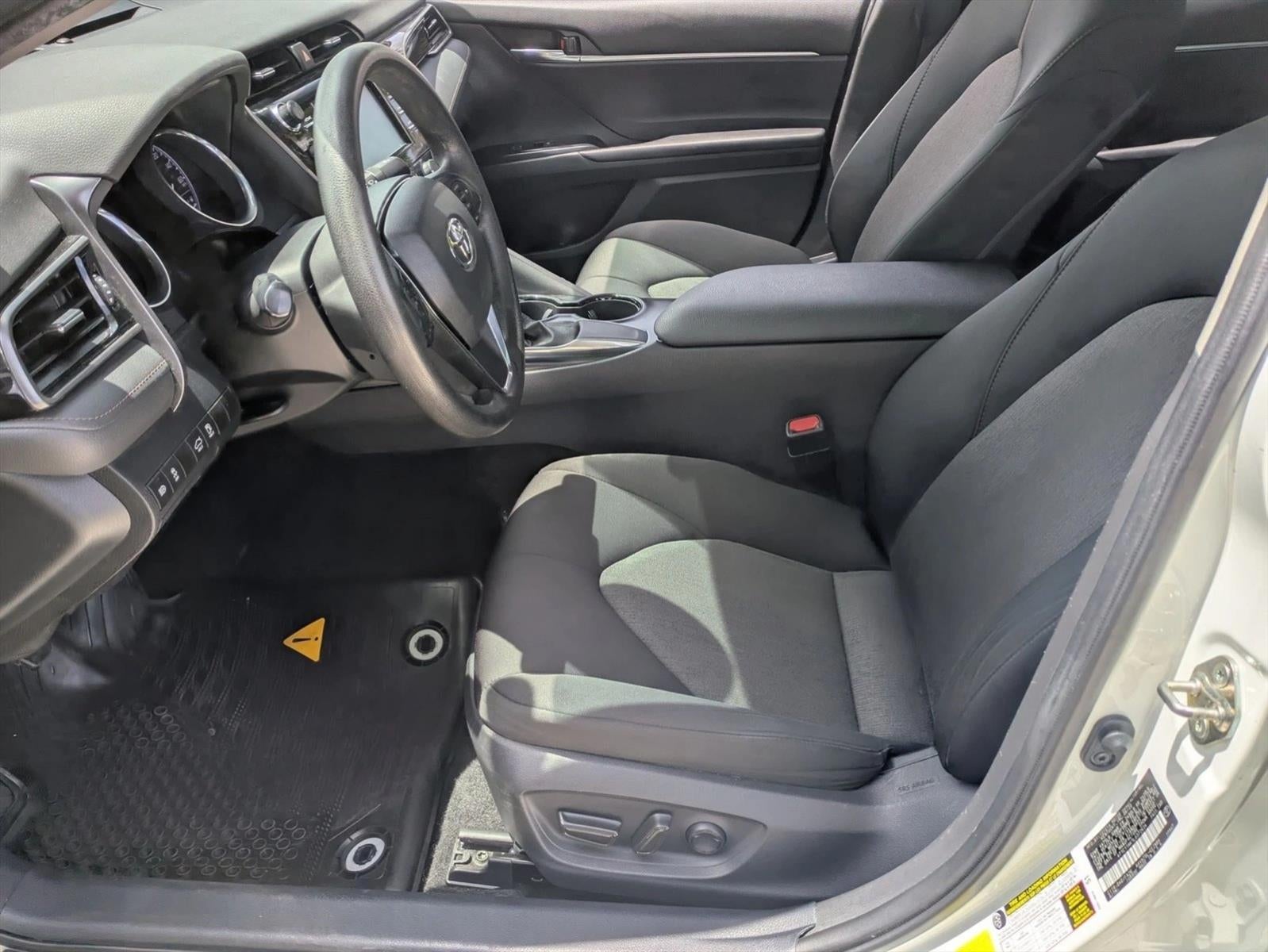 2020 Toyota Camry LE Auto (SE)