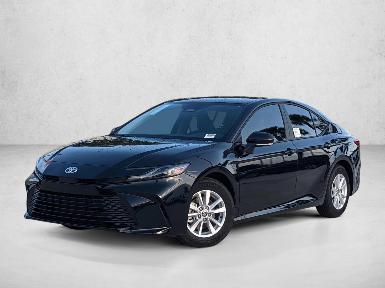2025 Toyota Camry LE (SE)