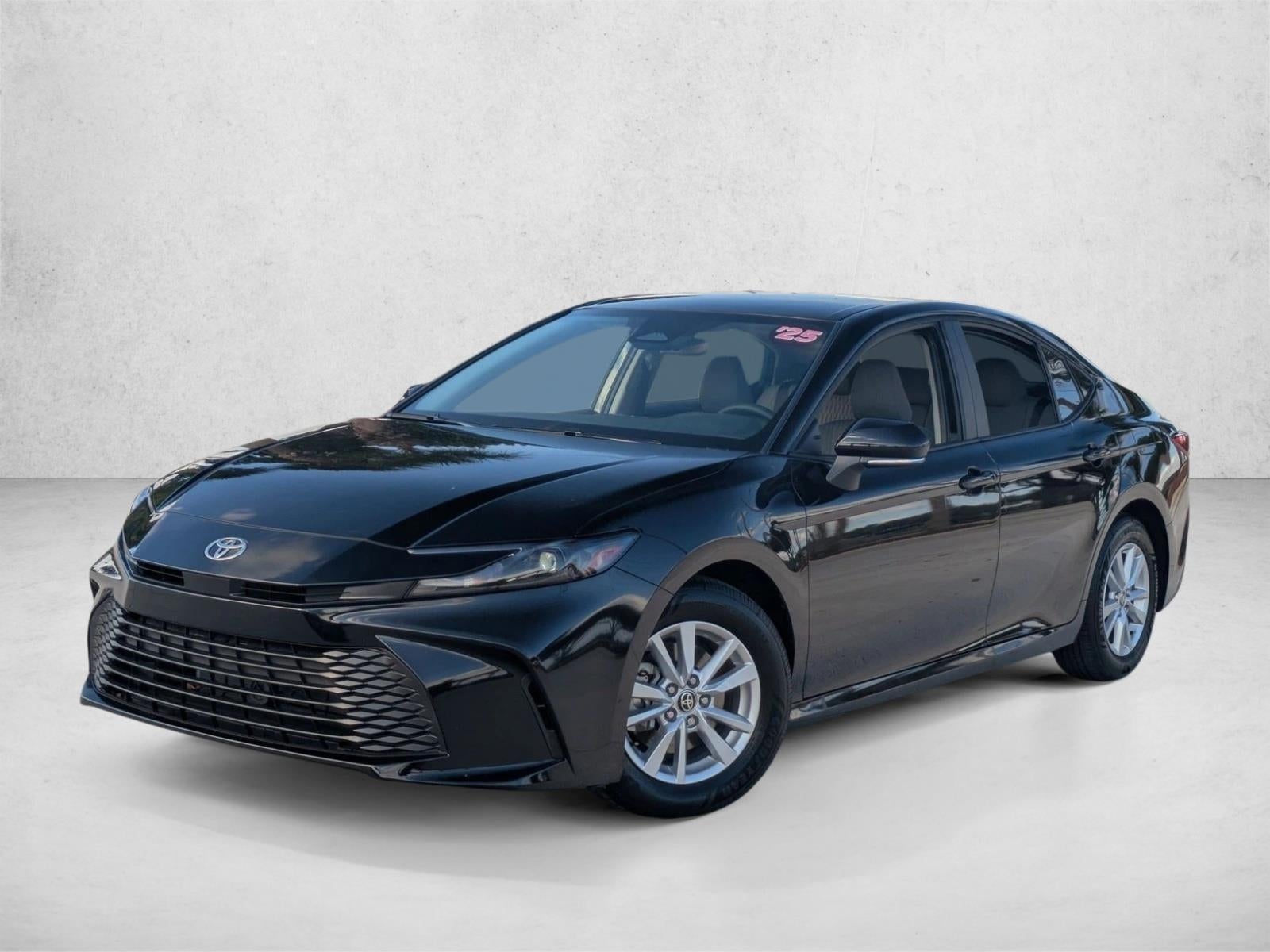 2025 Toyota Camry LE (SE)