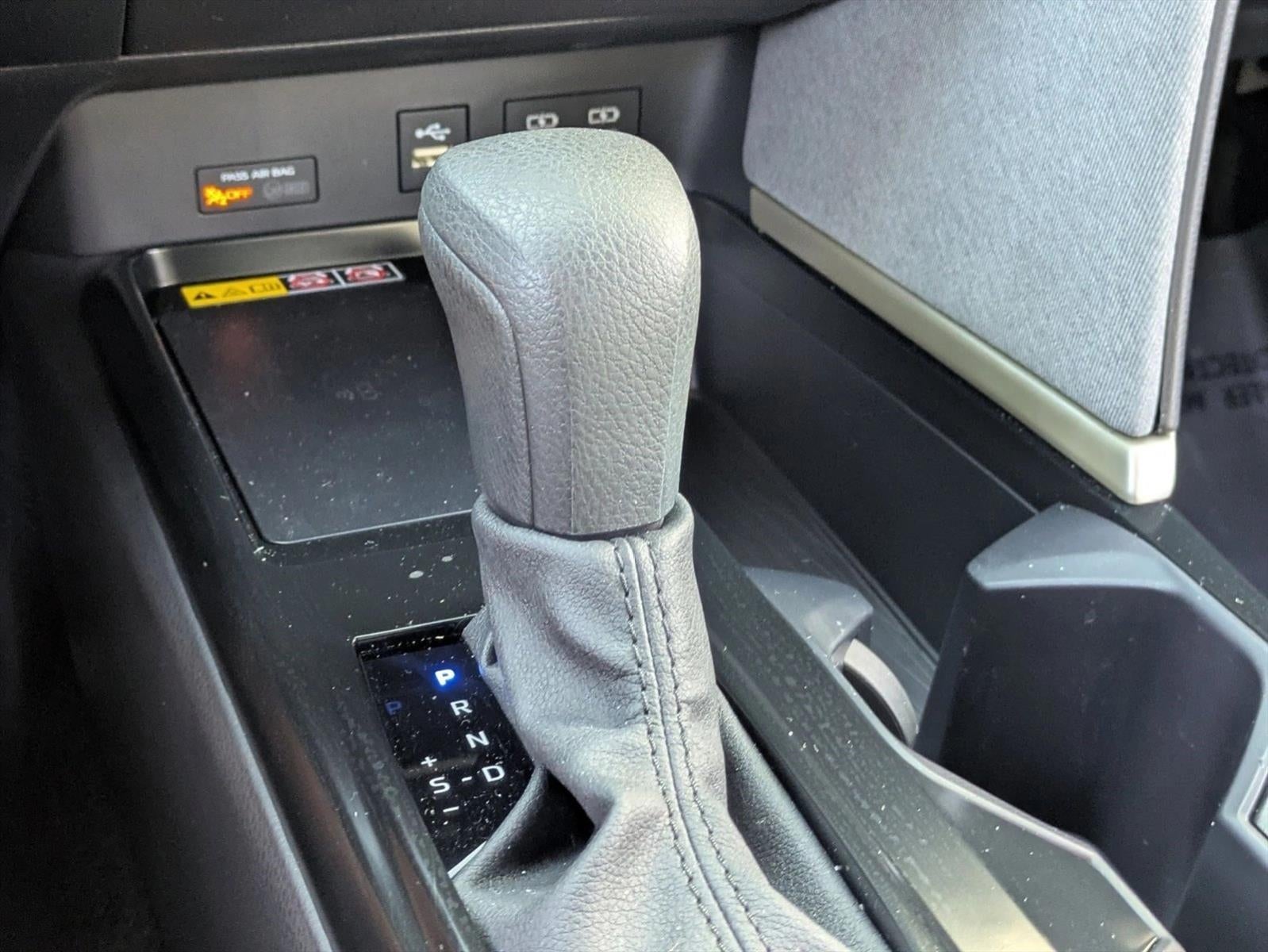 2025 Toyota Camry LE (SE)