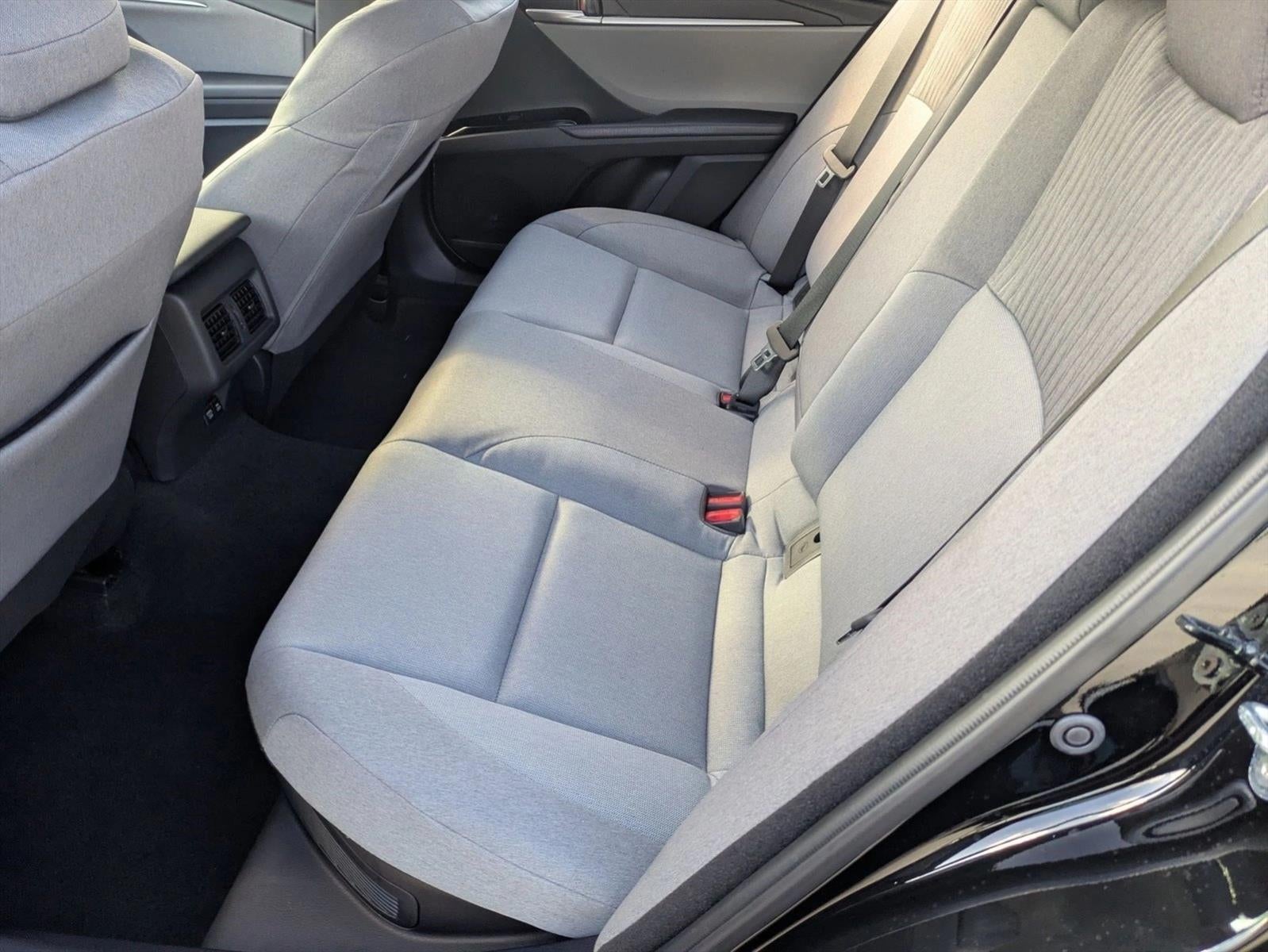 2025 Toyota Camry LE (SE)