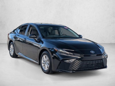 2025 Toyota Camry LE (SE)