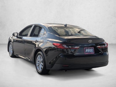 2025 Toyota Camry LE (SE)