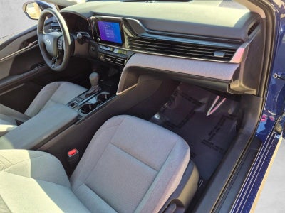 2025 Toyota Camry LE (SE)