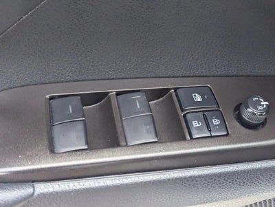 2022 Toyota Camry SE Auto (SE)