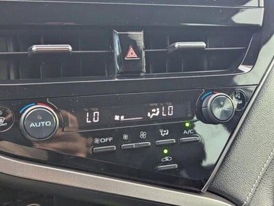 2022 Toyota Camry SE Auto (SE)
