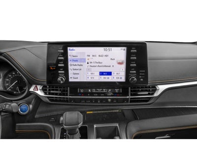 2022 Toyota Sienna XLE Woodland Edition AWD (Natl)