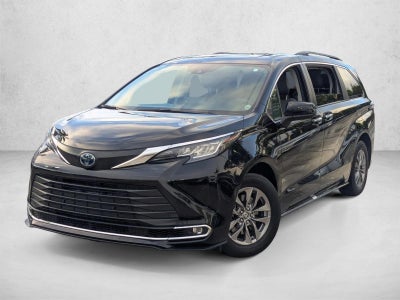 2023 Toyota Sienna XLE FWD 8-Passenger (Natl)