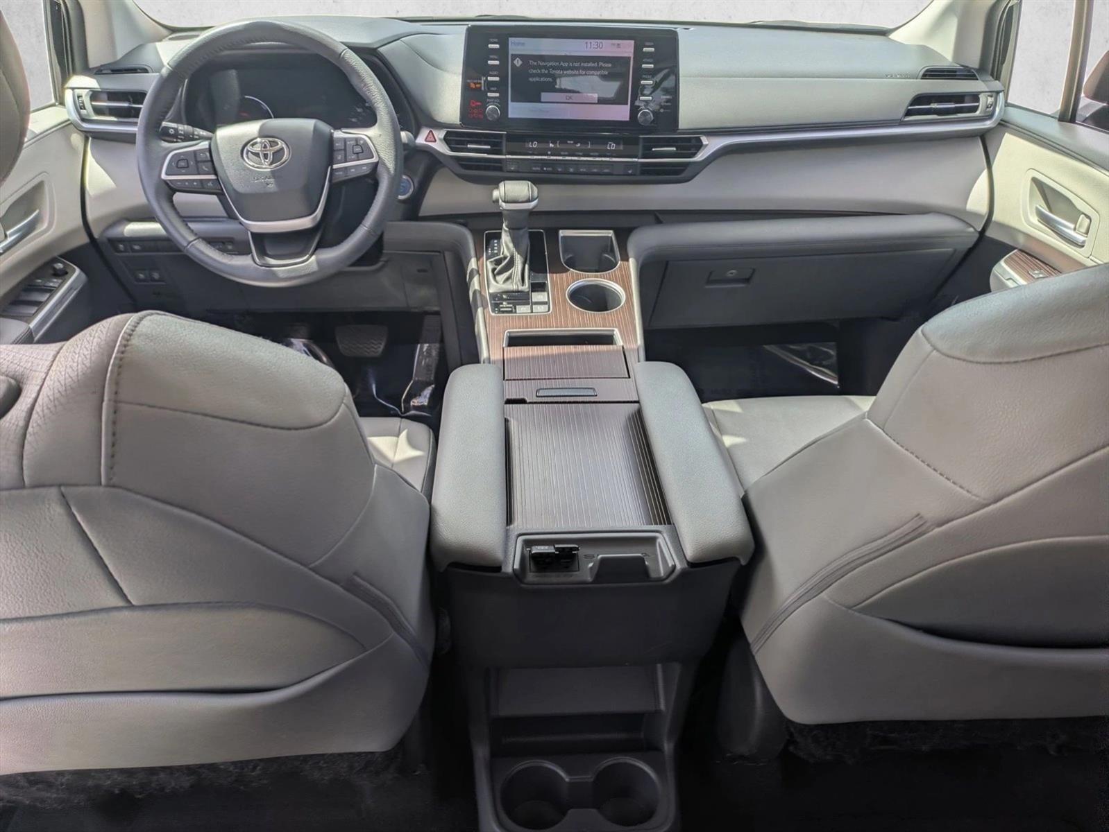 2023 Toyota Sienna XLE FWD 8-Passenger (Natl)