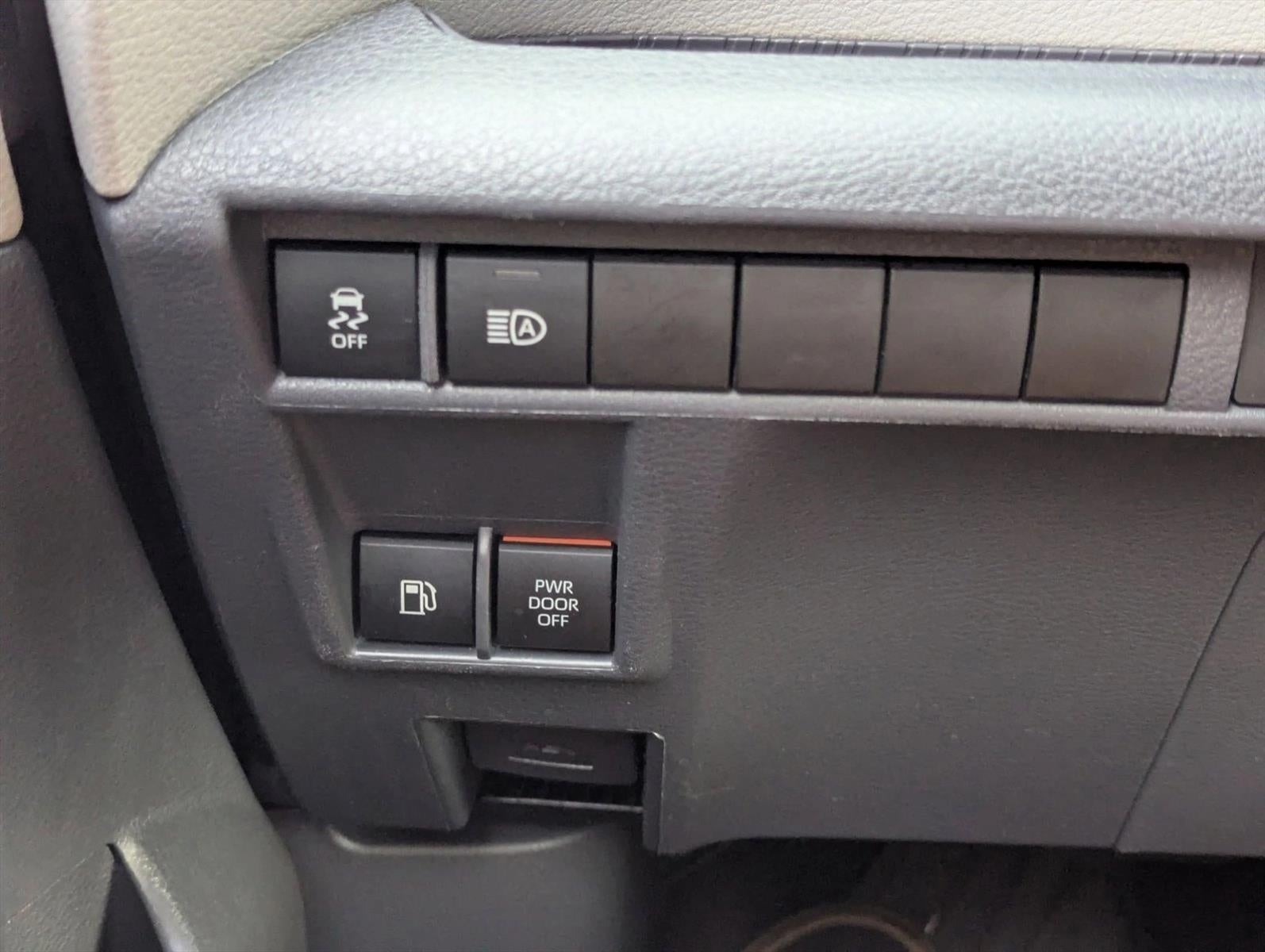 2023 Toyota Sienna XLE FWD 8-Passenger (Natl)