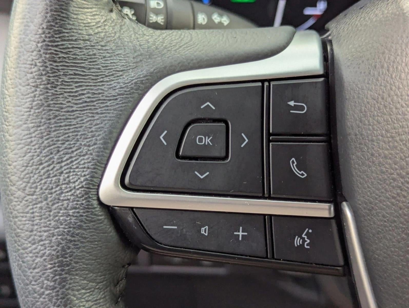 2023 Toyota Sienna XLE FWD 8-Passenger (Natl)