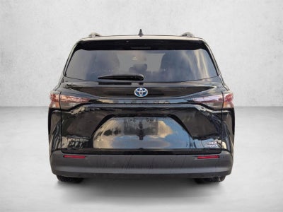 2023 Toyota Sienna XLE FWD 8-Passenger (Natl)