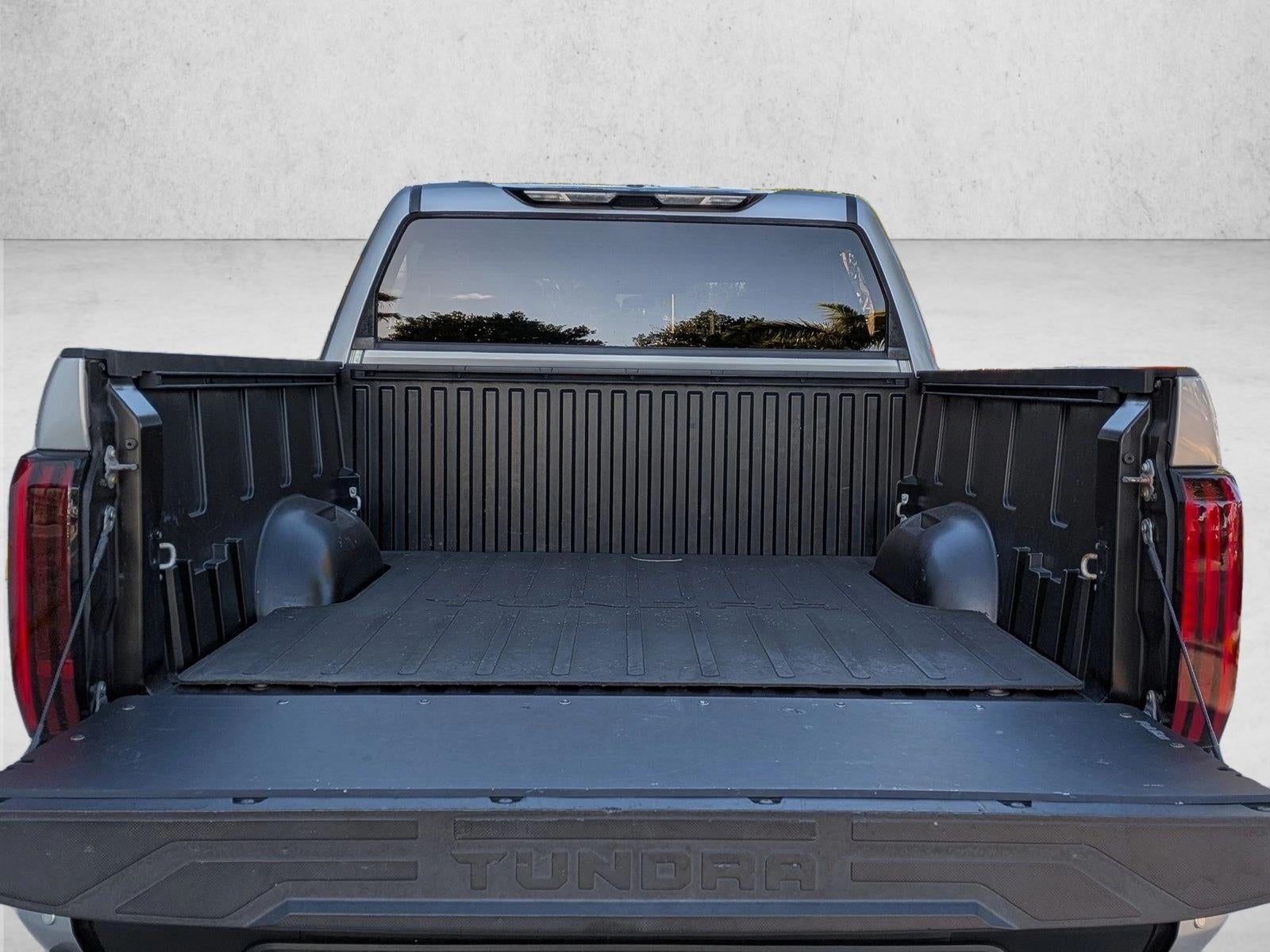 2022 Toyota Tundra 2WD 2WD SR5 CrewMax 5.5' Bed (Natl)