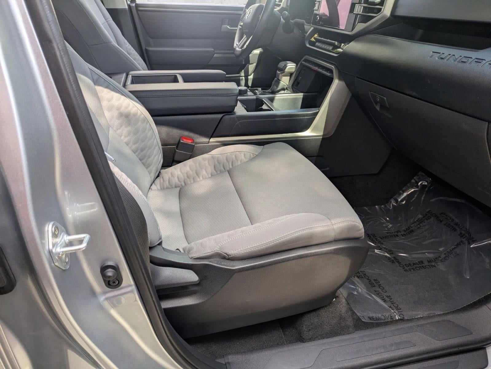 2023 Toyota Tundra 4WD 4WD SR5 CrewMax 5.5' Bed (SE)