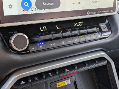 2022 Toyota Tundra 2WD 2WD Platinum CrewMax 5.5' Bed (SE)